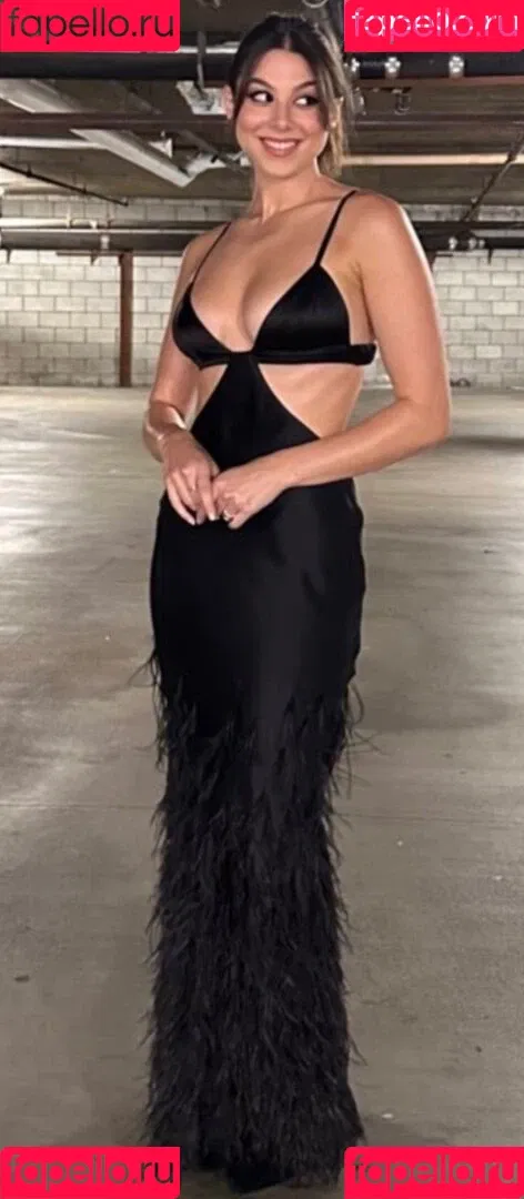Kira Kosarin / kira_kosarin / kirakosarin Onlyfans Photo Gallery 