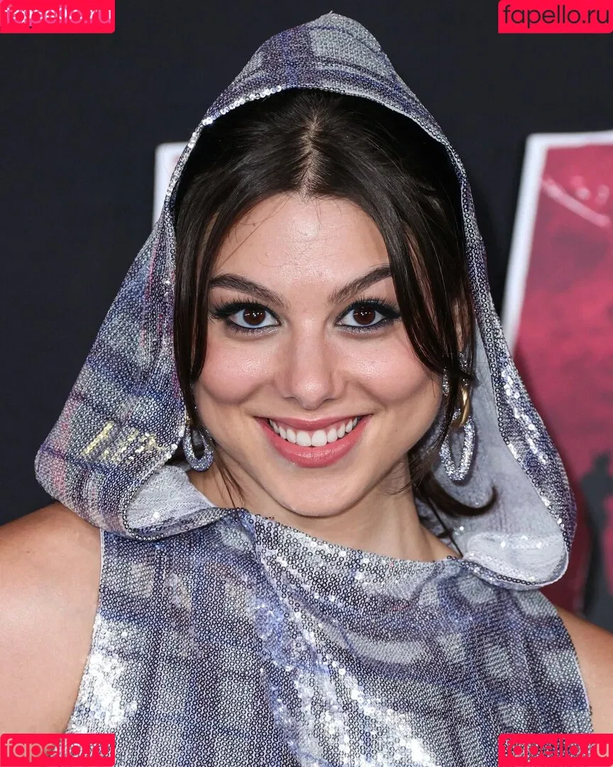 Kira Kosarin / kira_kosarin / kirakosarin Onlyfans Photo Gallery 
