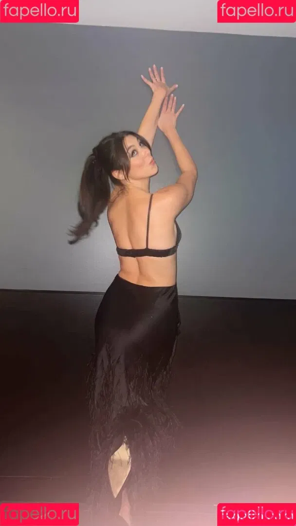Kira Kosarin / kira_kosarin / kirakosarin Onlyfans Photo Gallery 