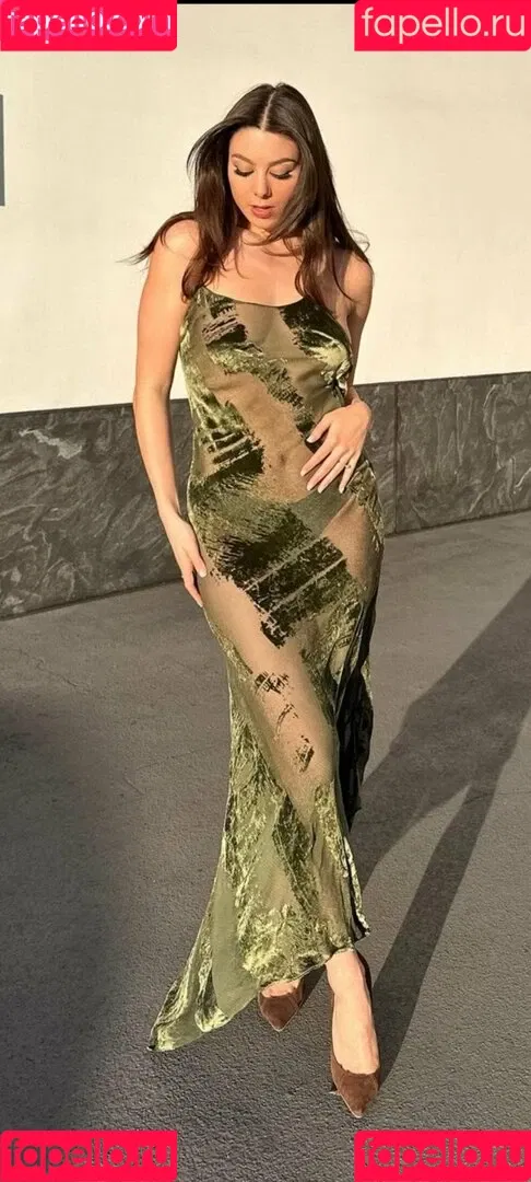 Kira Kosarin / kira_kosarin / kirakosarin Onlyfans Photo Gallery 