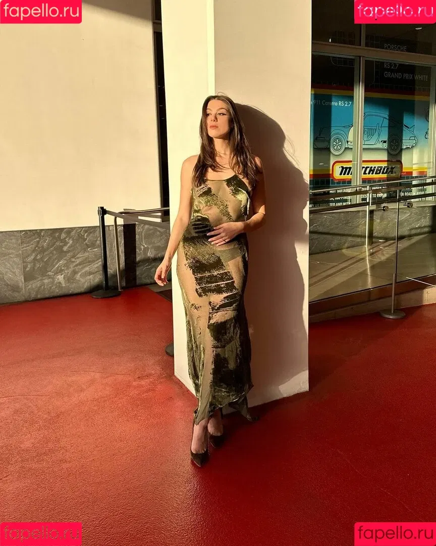Kira Kosarin / kira_kosarin / kirakosarin Onlyfans Photo Gallery 