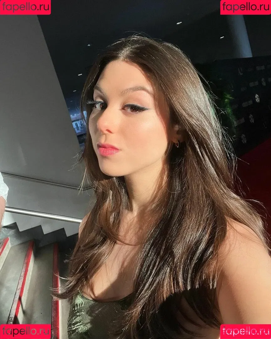Kira Kosarin / kira_kosarin / kirakosarin Onlyfans Photo Gallery 