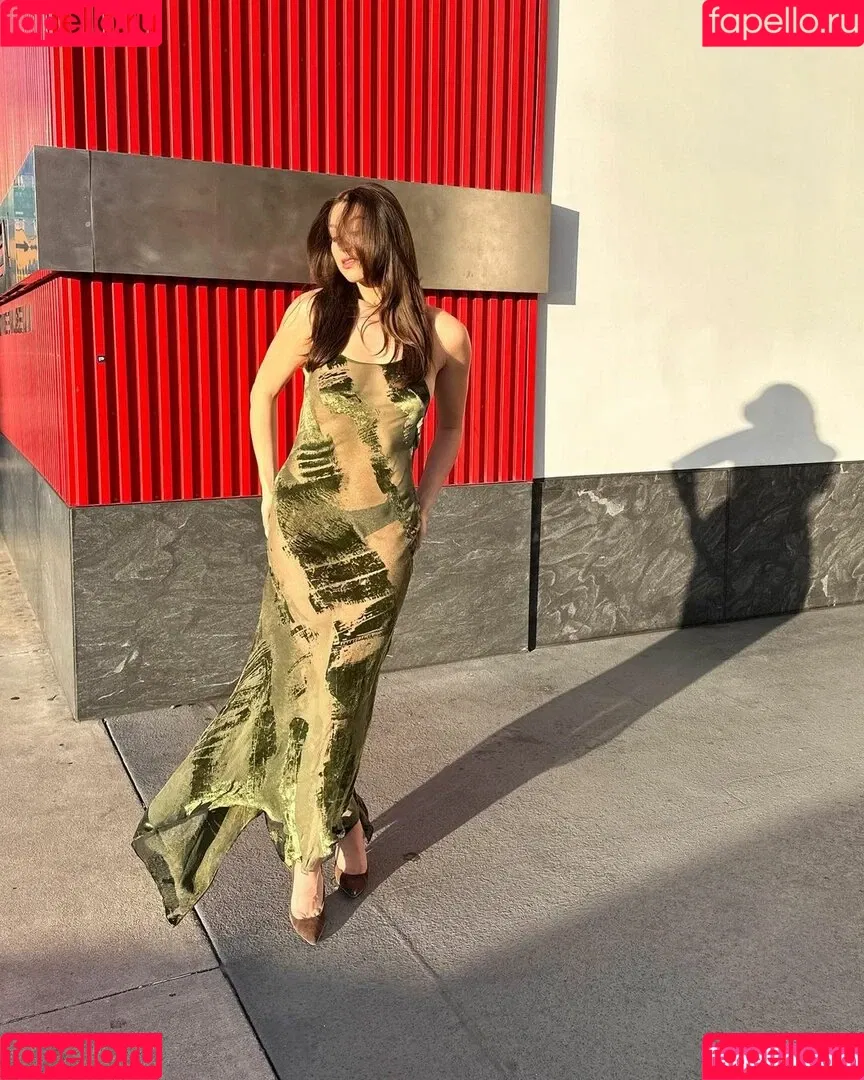 Kira Kosarin / kira_kosarin / kirakosarin Onlyfans Photo Gallery 