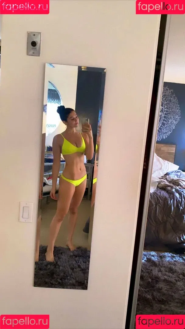 Kira Kosarin / kira_kosarin / kirakosarin Onlyfans Photo Gallery 