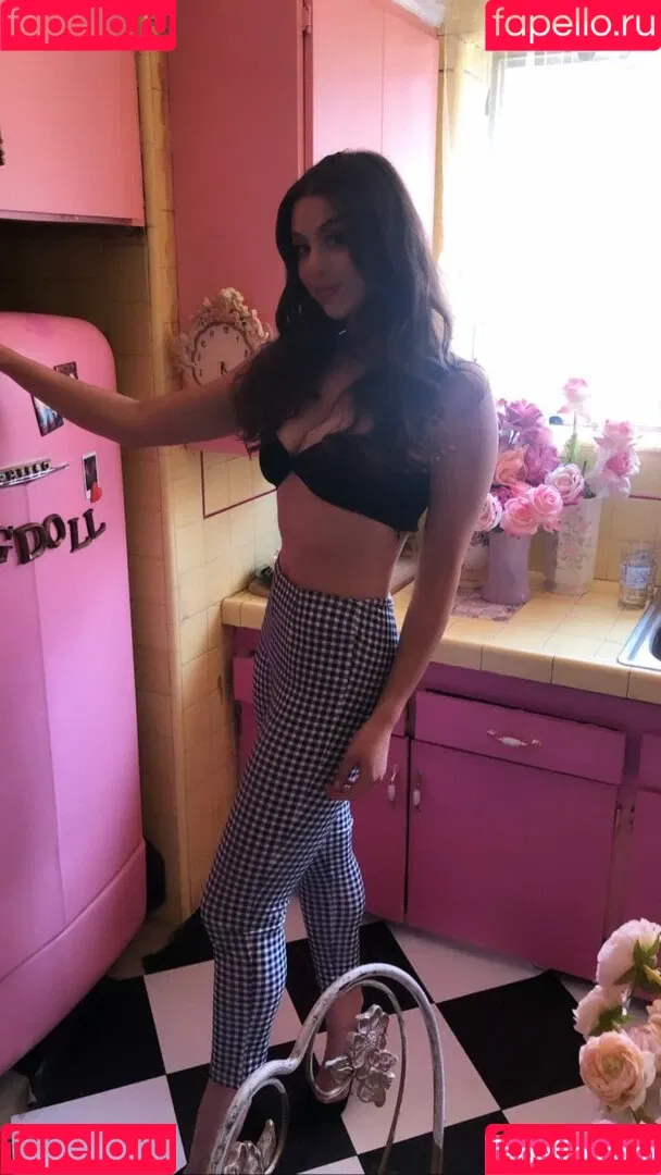 Kira Kosarin / kira_kosarin / kirakosarin Onlyfans Photo Gallery 