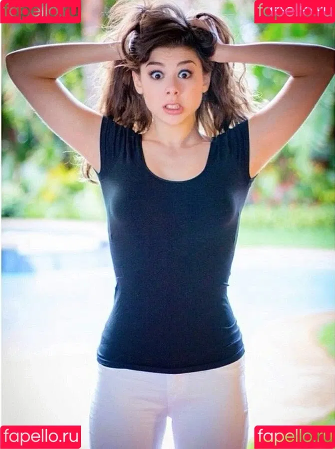 Kira Kosarin / kira_kosarin / kirakosarin Onlyfans Photo Gallery 