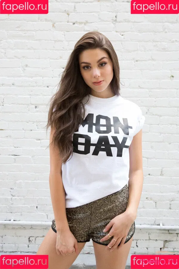 Kira Kosarin / kira_kosarin / kirakosarin Onlyfans Photo Gallery 