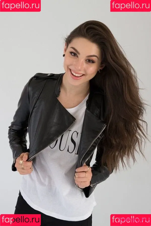 Kira Kosarin / kira_kosarin / kirakosarin Onlyfans Photo Gallery 