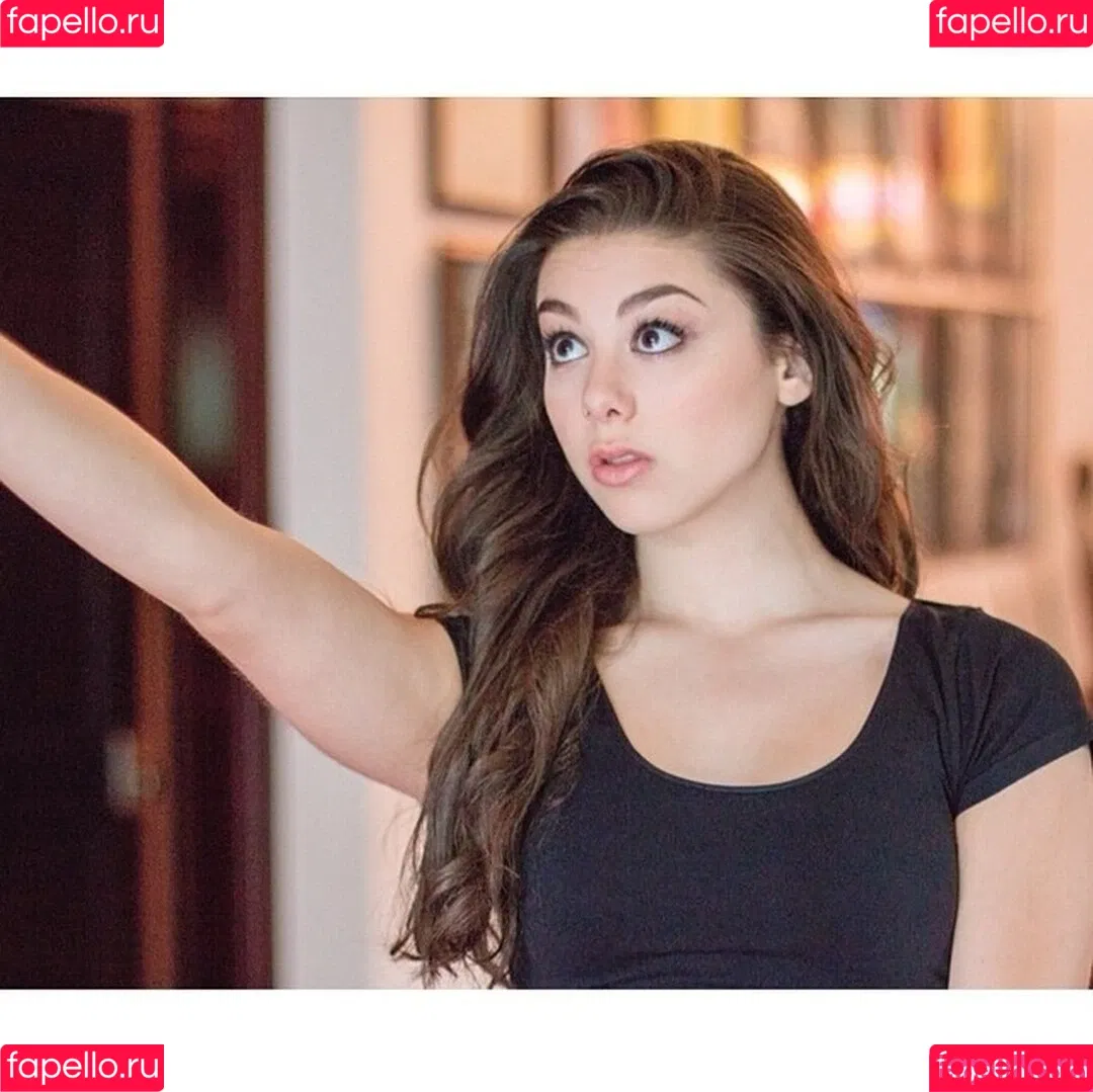 Kira Kosarin / kira_kosarin / kirakosarin Onlyfans Photo Gallery 