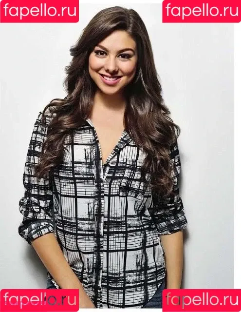 Kira Kosarin / kira_kosarin / kirakosarin Onlyfans Photo Gallery 