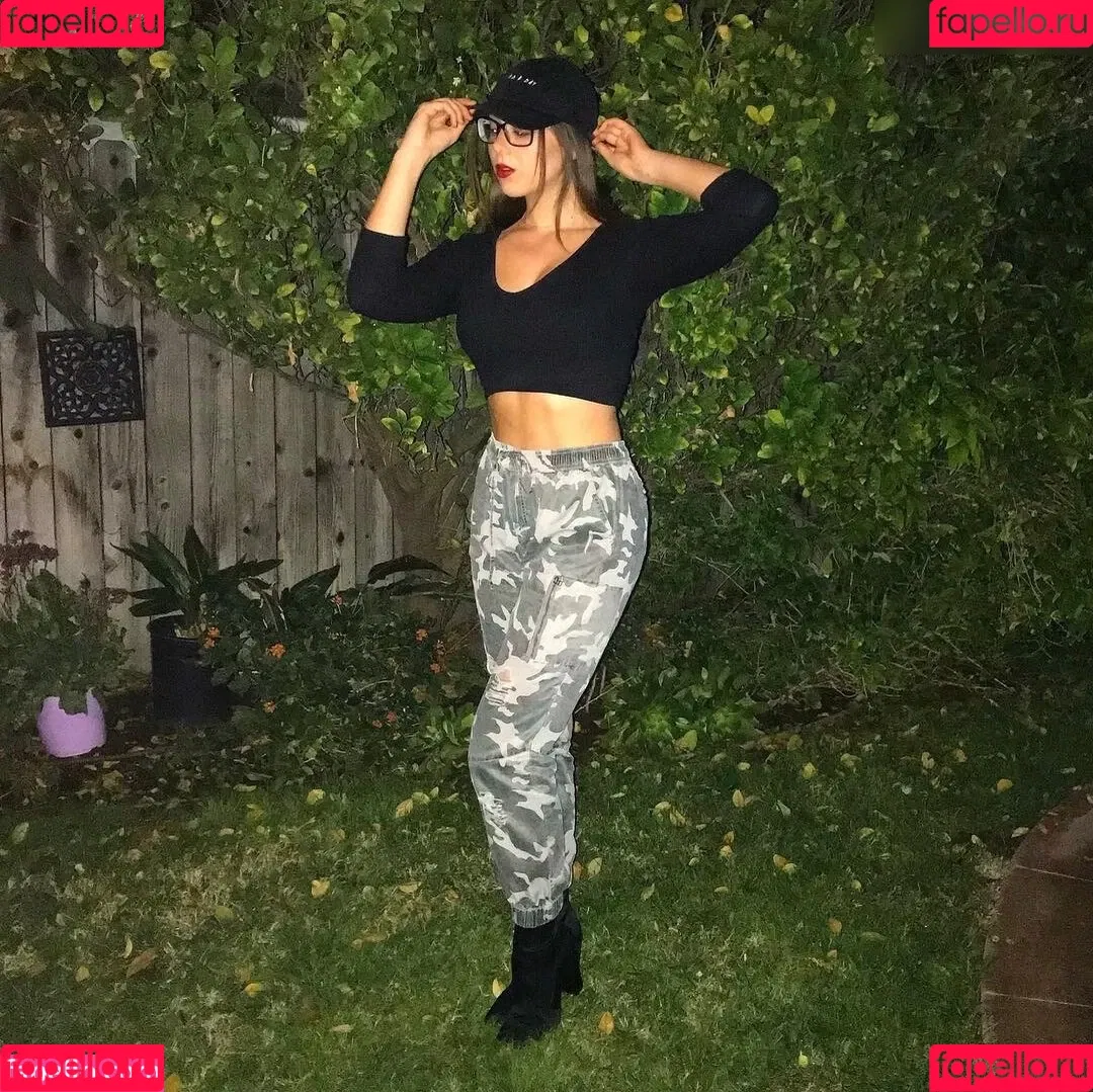 Kira Kosarin / kira_kosarin / kirakosarin Onlyfans Photo Gallery 
