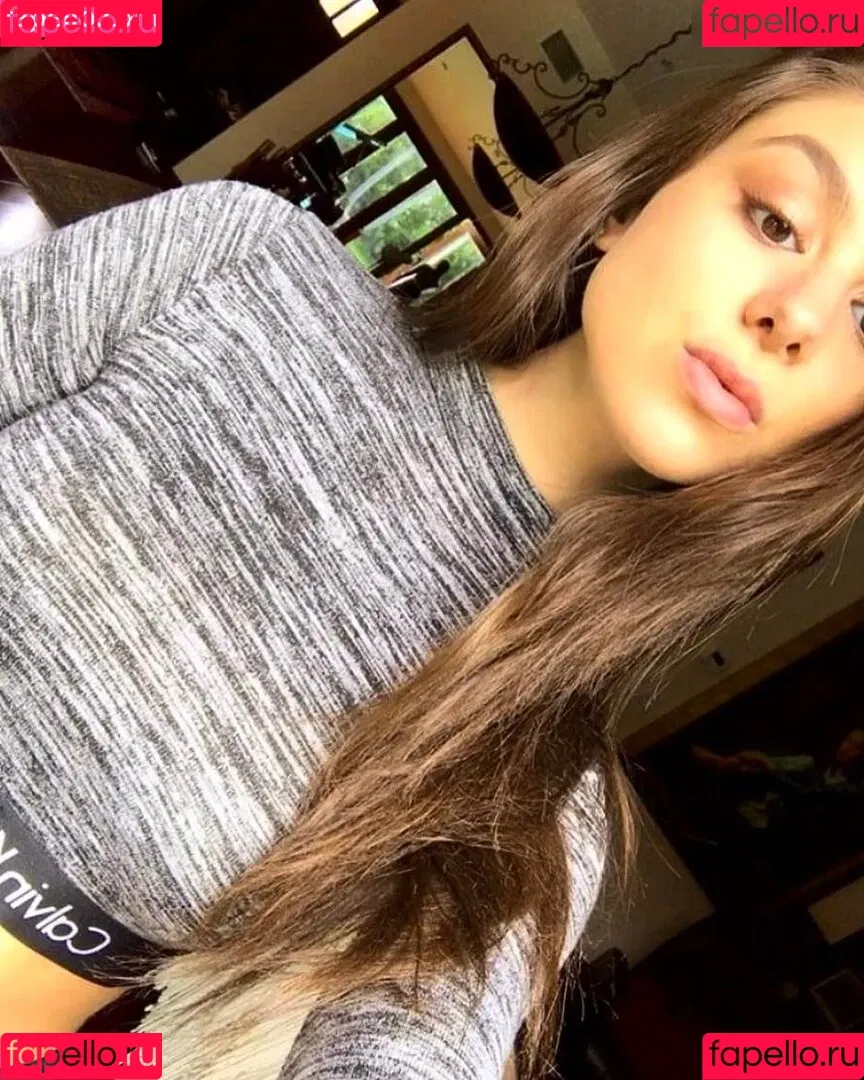 Kira Kosarin / kira_kosarin / kirakosarin Onlyfans Photo Gallery 