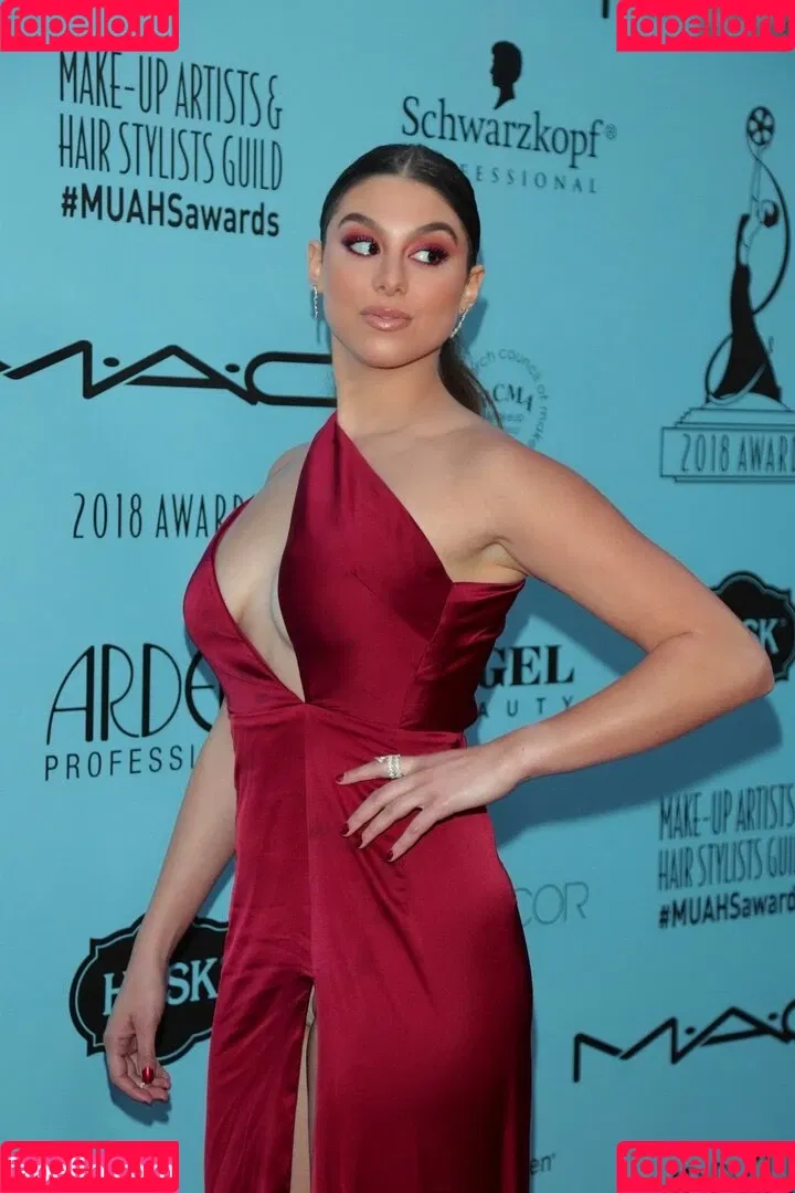 Kira Kosarin / kira_kosarin / kirakosarin Onlyfans Photo Gallery 