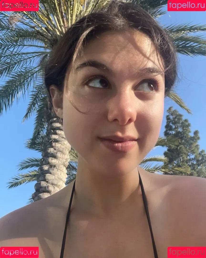 Kira Kosarin / kira_kosarin / kirakosarin Onlyfans Photo Gallery 