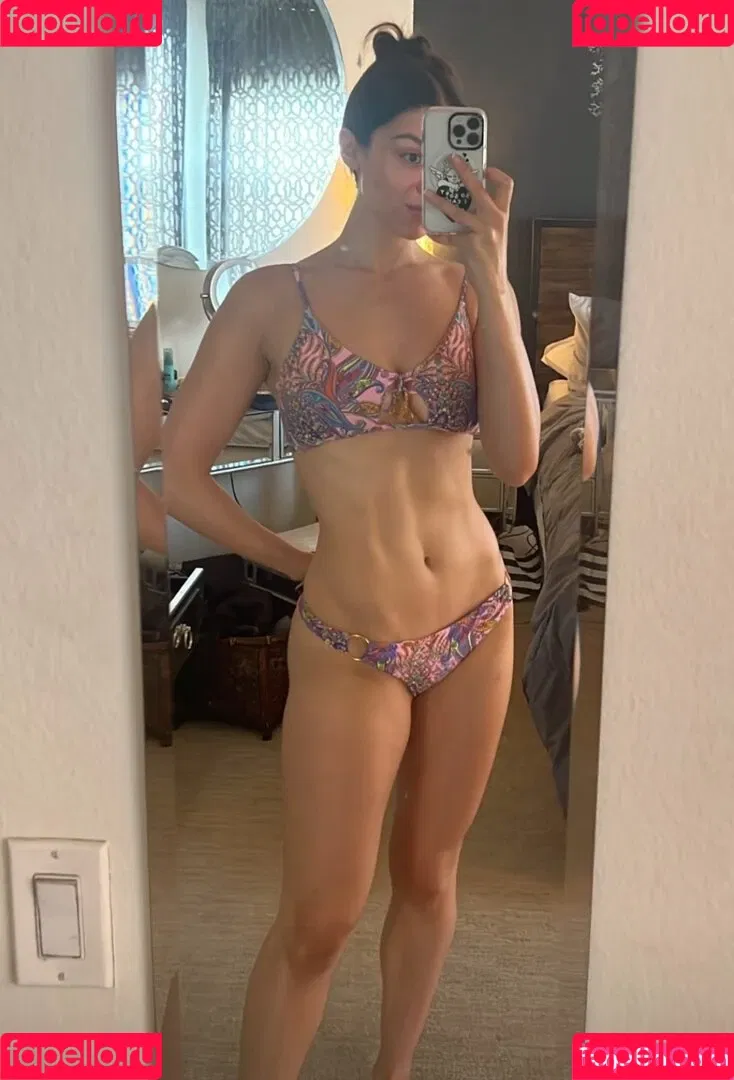 Kira Kosarin / kira_kosarin / kirakosarin Onlyfans Photo Gallery 