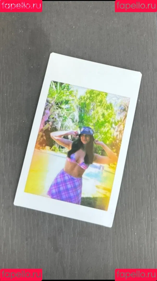 Kira Kosarin / kira_kosarin / kirakosarin Onlyfans Photo Gallery 