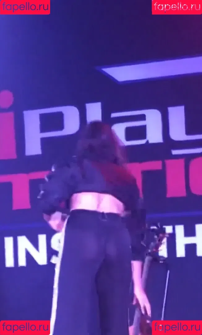 Kira Kosarin / kira_kosarin / kirakosarin Onlyfans Photo Gallery 