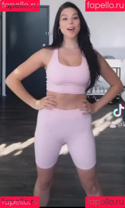 Kira Kosarin / kira_kosarin / kirakosarin Onlyfans Photo Gallery 
