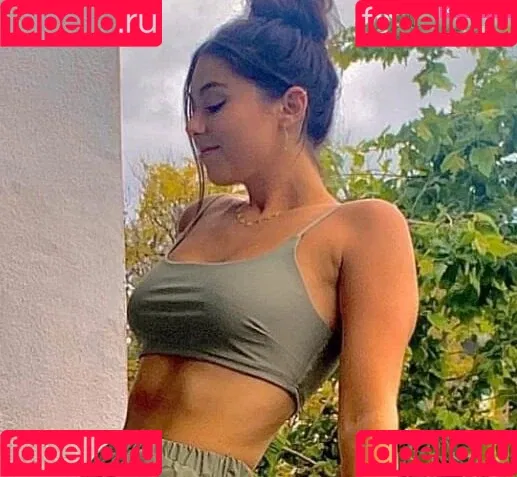 Kira Kosarin / kira_kosarin / kirakosarin Onlyfans Photo Gallery 