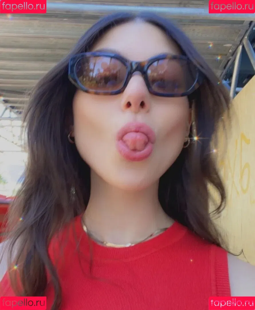 Kira Kosarin / kira_kosarin / kirakosarin Onlyfans Photo Gallery 