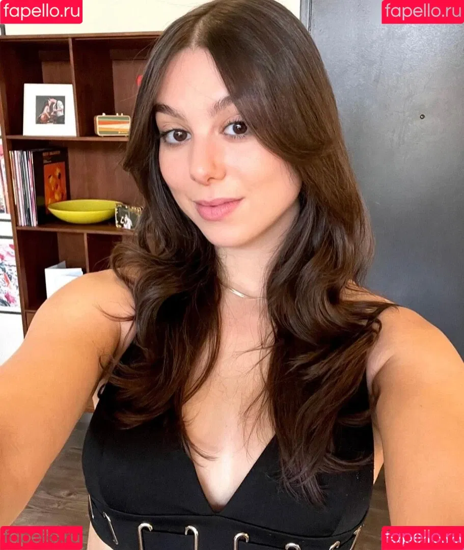 Kira Kosarin / kira_kosarin / kirakosarin Onlyfans Photo Gallery 