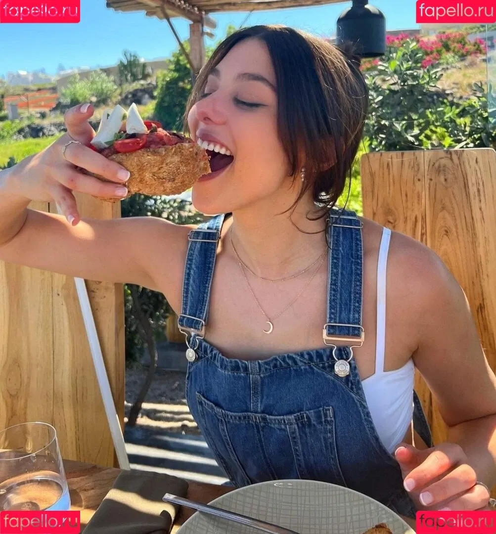 Kira Kosarin / kira_kosarin / kirakosarin Onlyfans Photo Gallery 