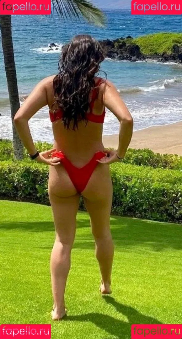 Kira Kosarin / kira_kosarin / kirakosarin Onlyfans Photo Gallery 