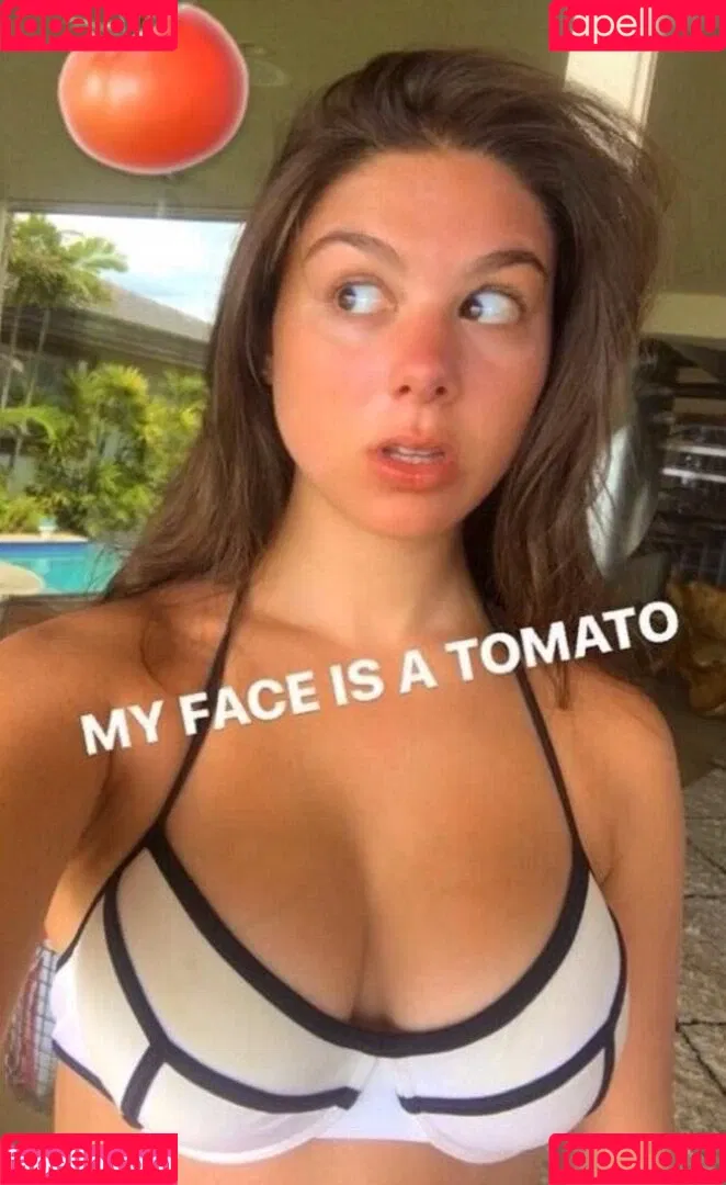 Kira Kosarin / kira_kosarin / kirakosarin Onlyfans Photo Gallery 