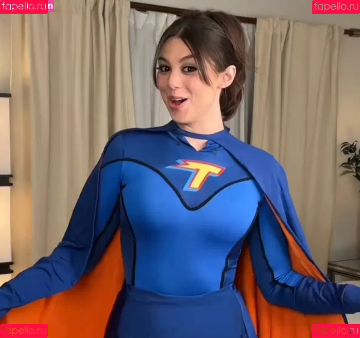 Kira Kosarin / kira_kosarin / kirakosarin Onlyfans Photo Gallery 