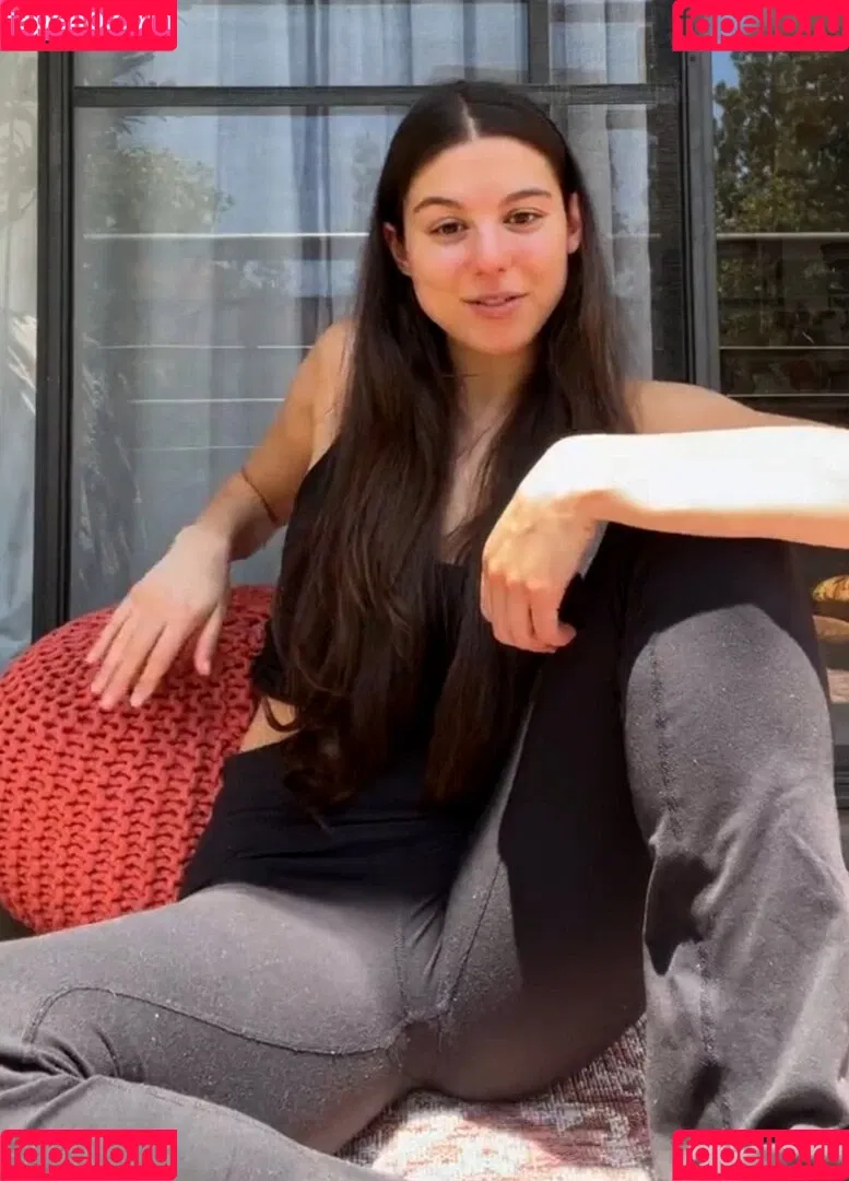 Kira Kosarin / kira_kosarin / kirakosarin Onlyfans Photo Gallery 
