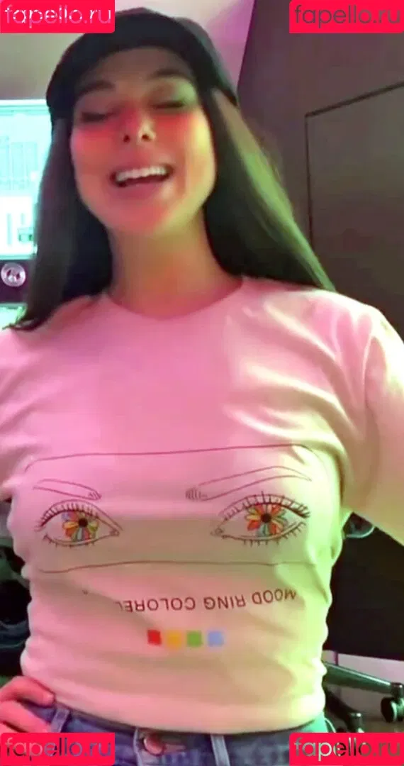 Kira Kosarin / kira_kosarin / kirakosarin Onlyfans Photo Gallery 