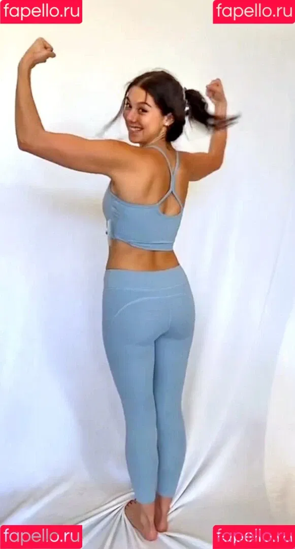 Kira Kosarin / kira_kosarin / kirakosarin Onlyfans Photo Gallery 