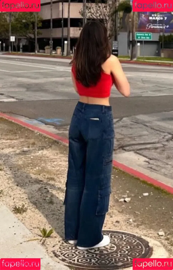 Kira Kosarin / kira_kosarin / kirakosarin Onlyfans Photo Gallery 