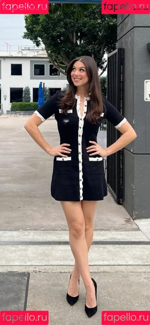 Kira Kosarin / kira_kosarin / kirakosarin Onlyfans Photo Gallery 