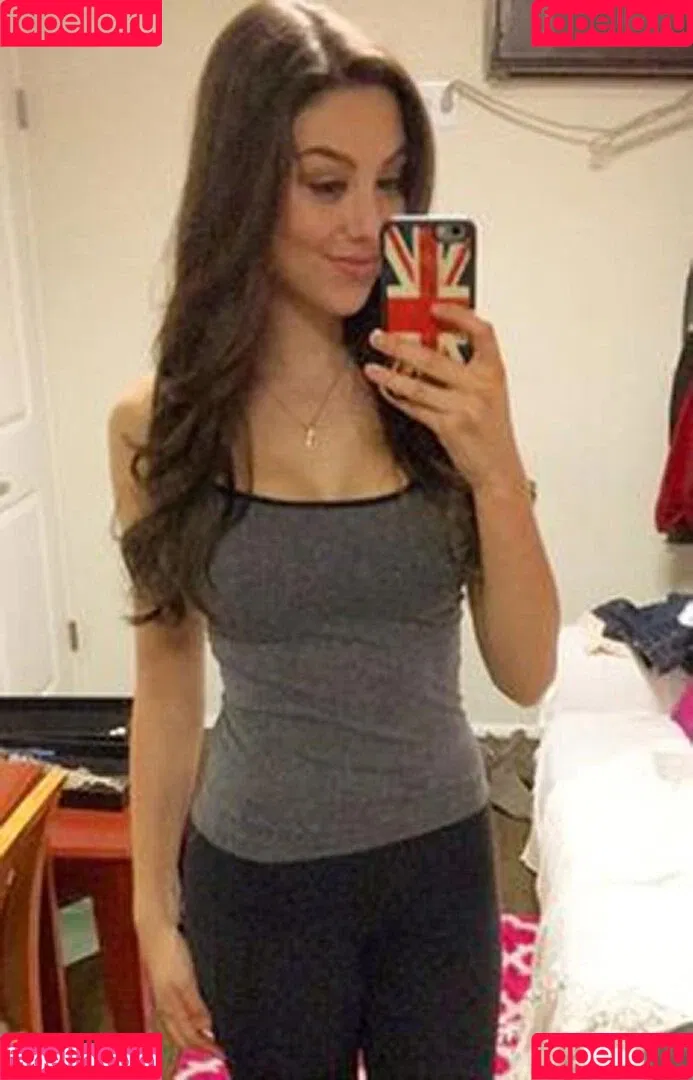 Kira Kosarin / kira_kosarin / kirakosarin Onlyfans Photo Gallery 