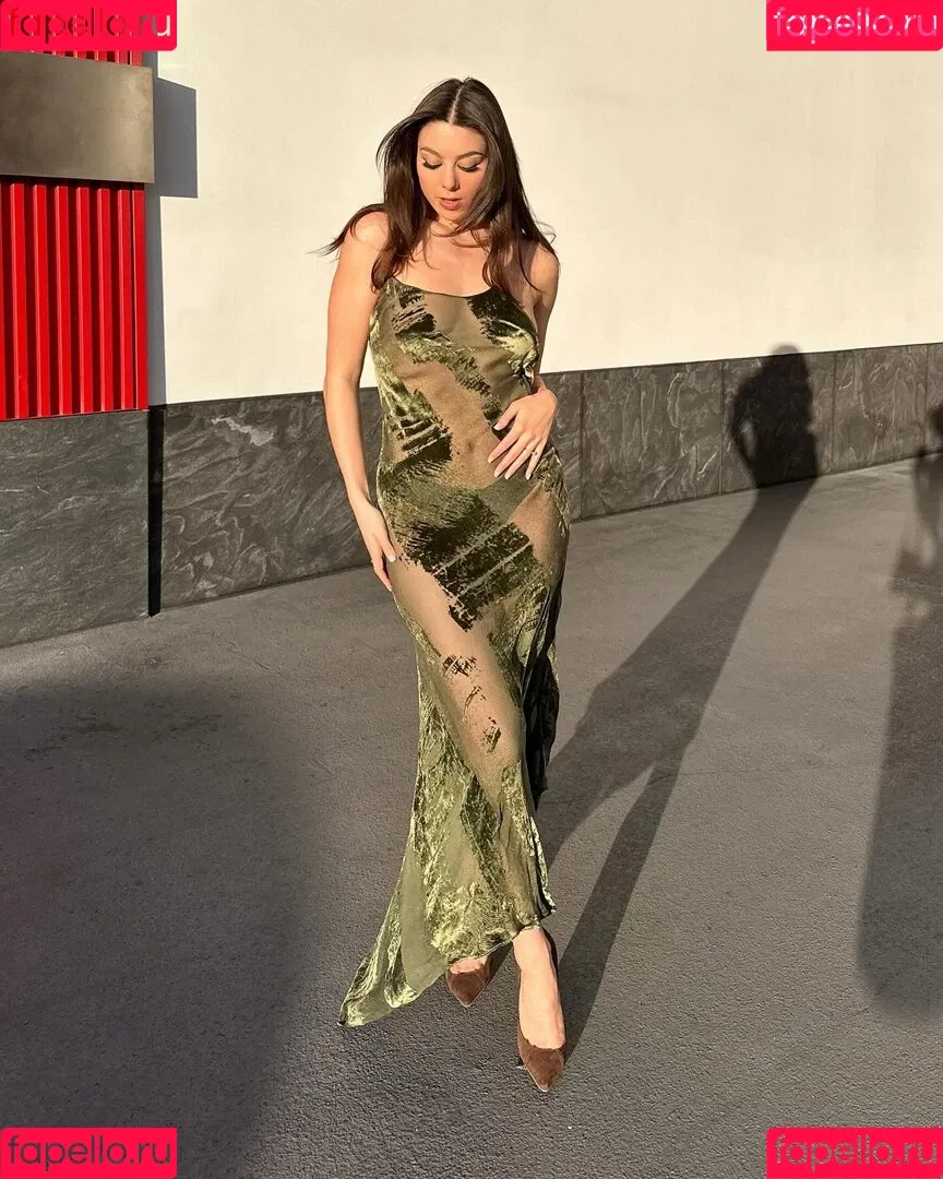 Kira Kosarin / kira_kosarin / kirakosarin Onlyfans Photo Gallery 