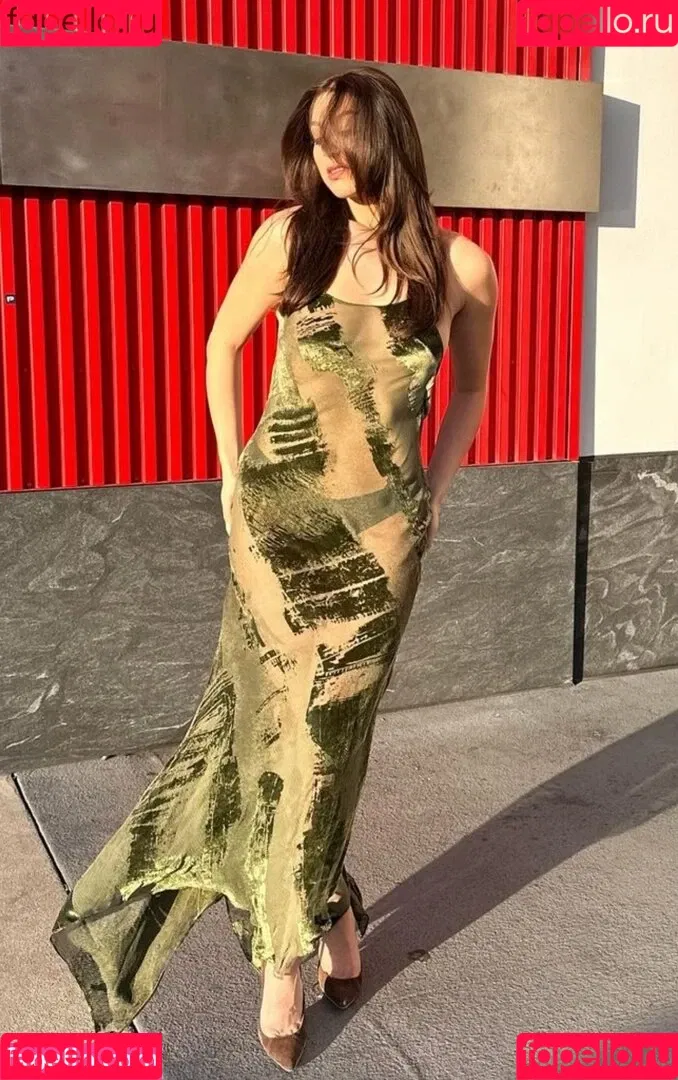 Kira Kosarin / kira_kosarin / kirakosarin Onlyfans Photo Gallery 