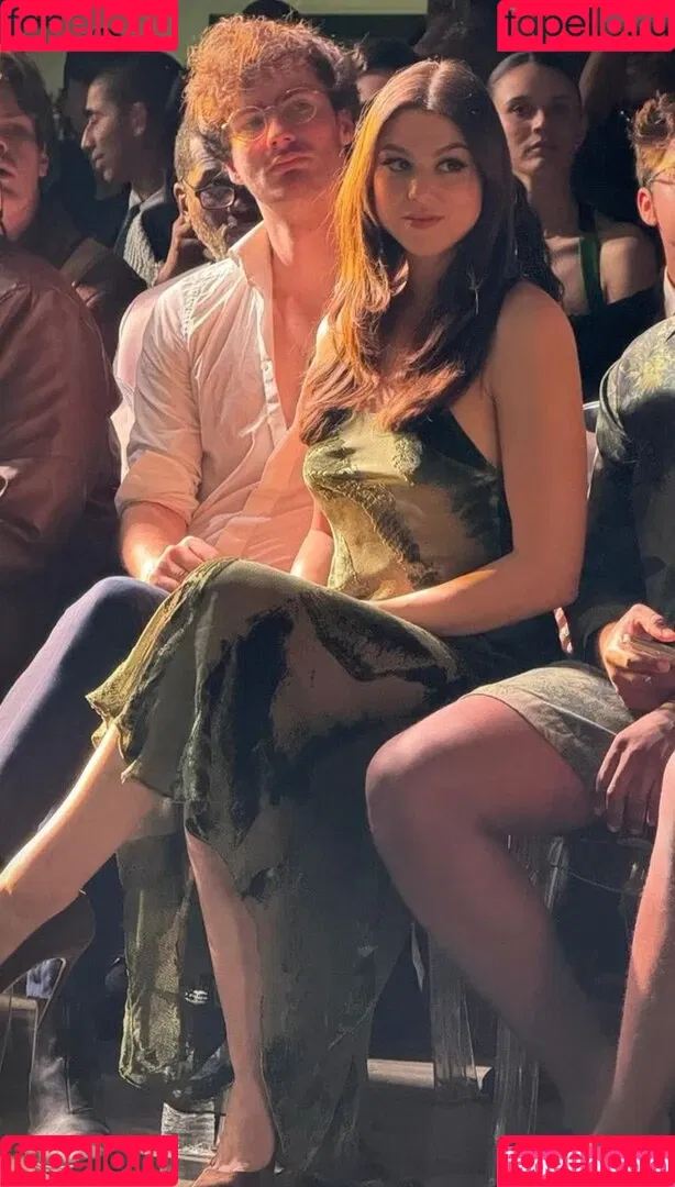 Kira Kosarin / kira_kosarin / kirakosarin Onlyfans Photo Gallery 