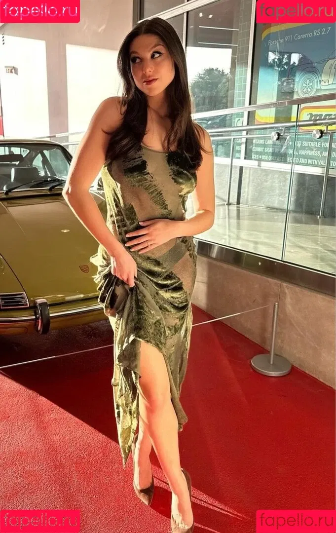Kira Kosarin / kira_kosarin / kirakosarin Onlyfans Photo Gallery 