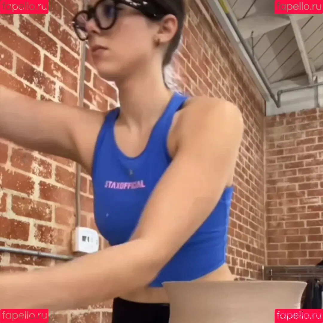 Kira Kosarin / kira_kosarin / kirakosarin Onlyfans Photo Gallery 