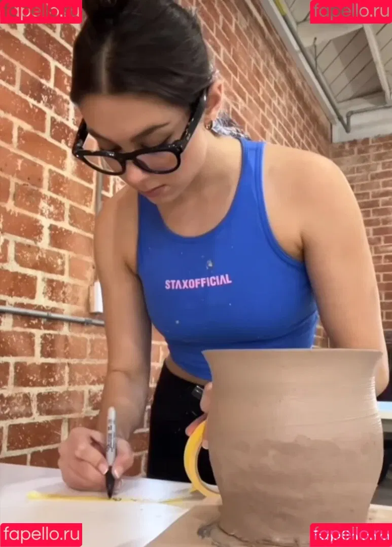 Kira Kosarin / kira_kosarin / kirakosarin Onlyfans Photo Gallery 