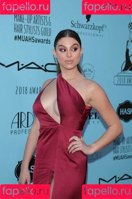 Kira Kosarin / kira_kosarin / kirakosarin Onlyfans Photo Gallery 