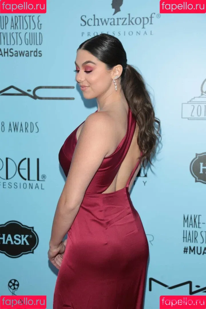 Kira Kosarin / kira_kosarin / kirakosarin Onlyfans Photo Gallery 