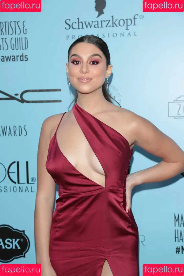 Kira Kosarin / kira_kosarin / kirakosarin Onlyfans Photo Gallery 