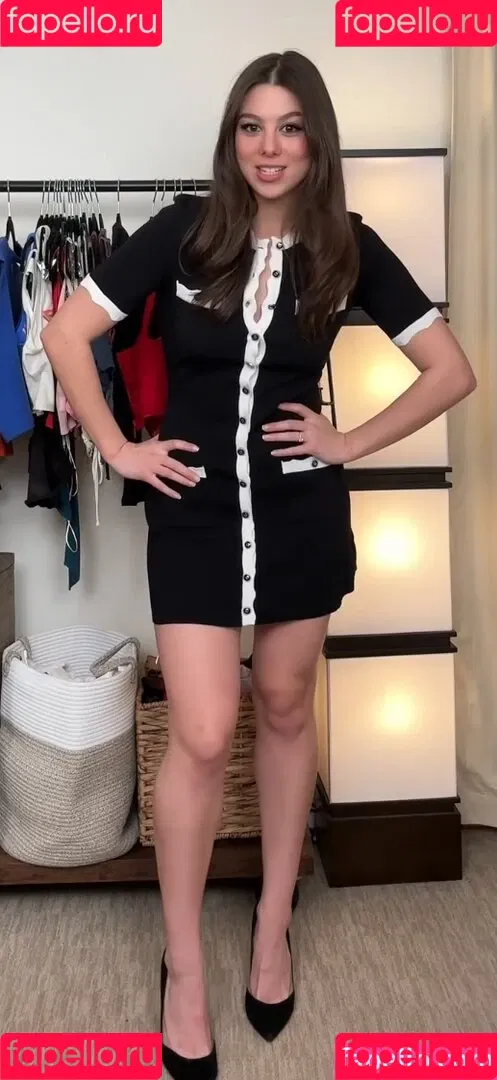 Kira Kosarin / kira_kosarin / kirakosarin Onlyfans Photo Gallery 