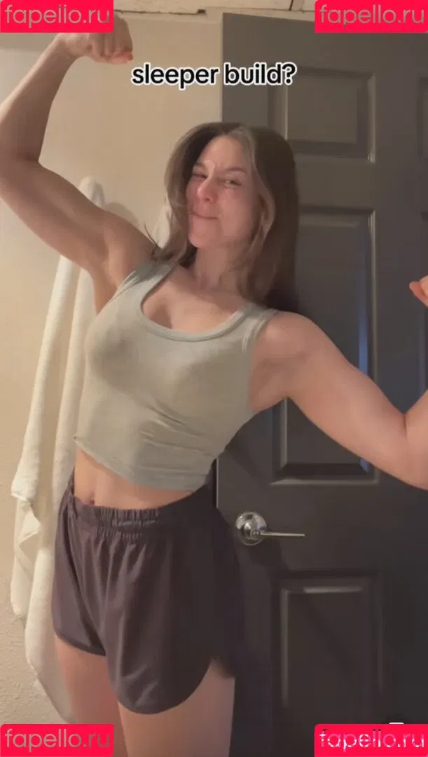 Kira Kosarin / kira_kosarin / kirakosarin Onlyfans Photo Gallery 