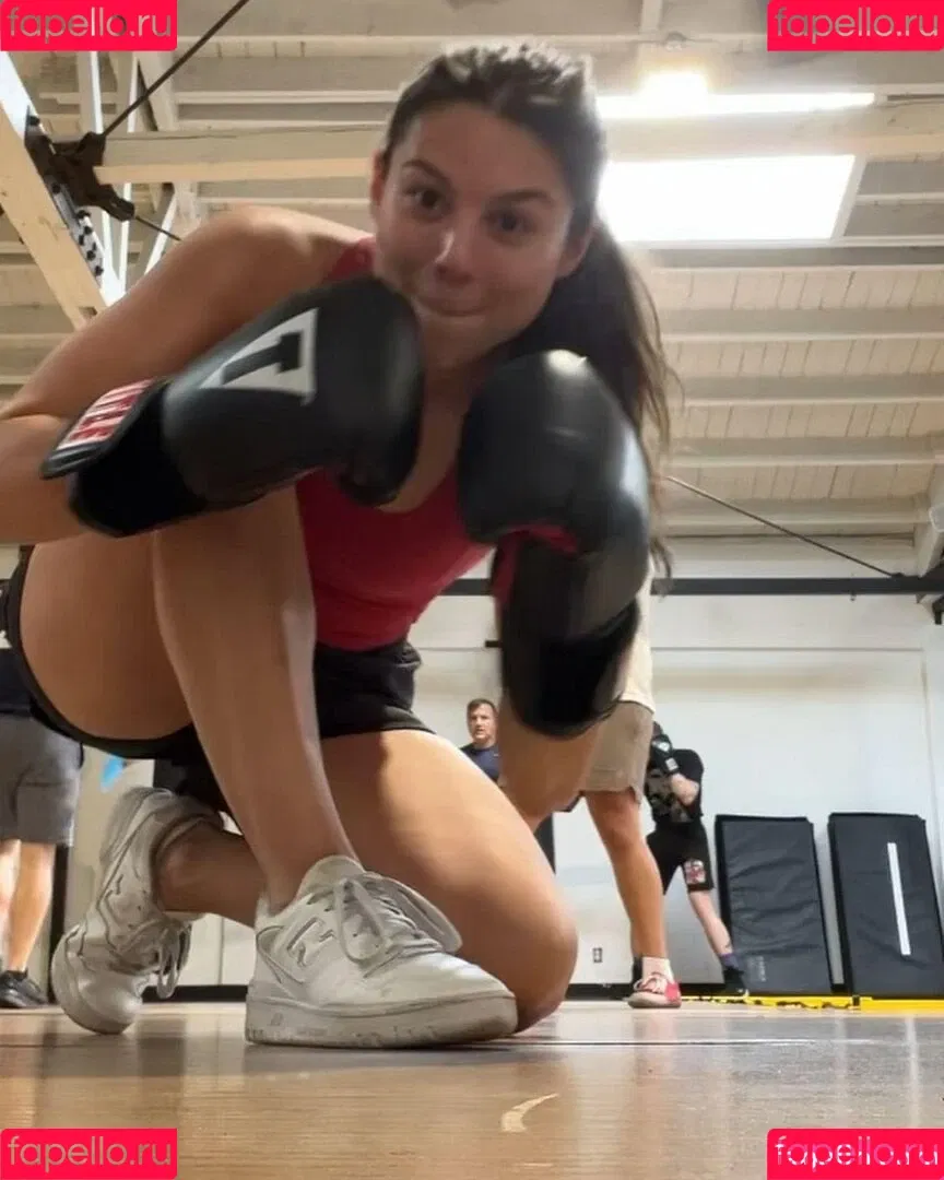 Kira Kosarin / kira_kosarin / kirakosarin Onlyfans Photo Gallery 