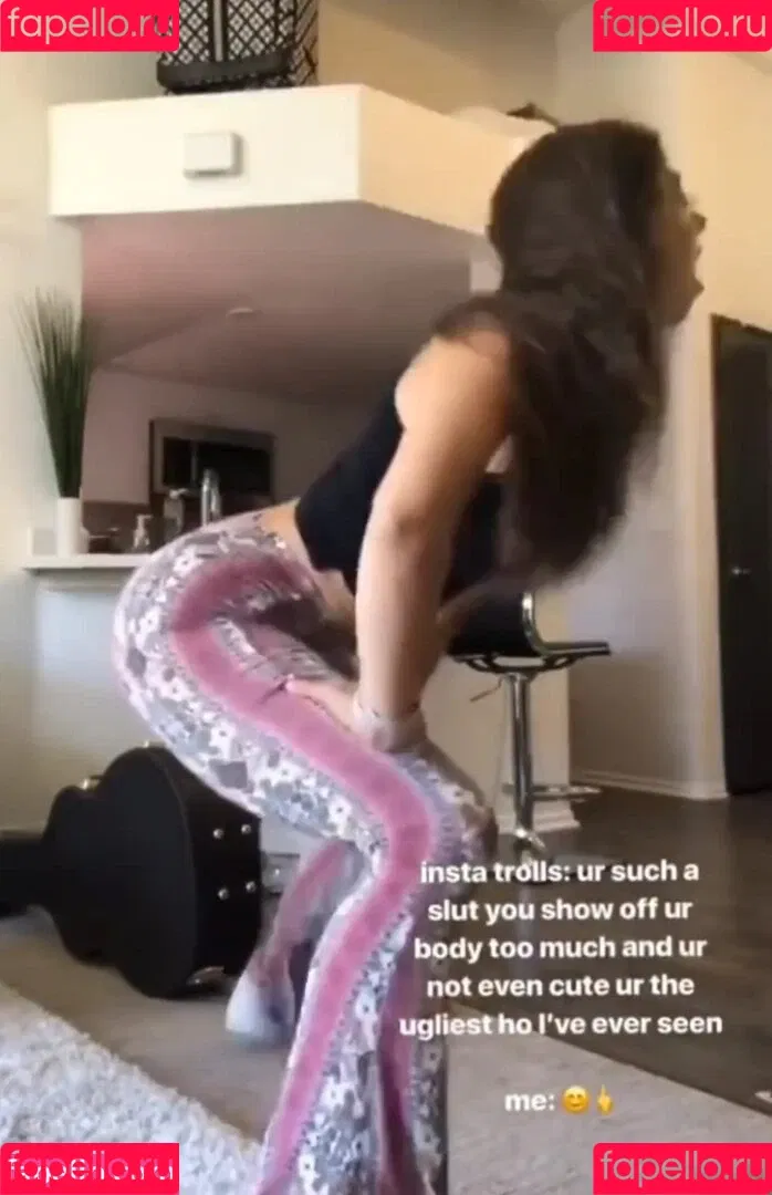 Kira Kosarin / kira_kosarin / kirakosarin Onlyfans Photo Gallery 