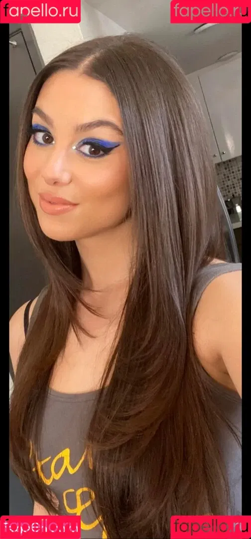 Kira Kosarin / kira_kosarin / kirakosarin Onlyfans Photo Gallery 
