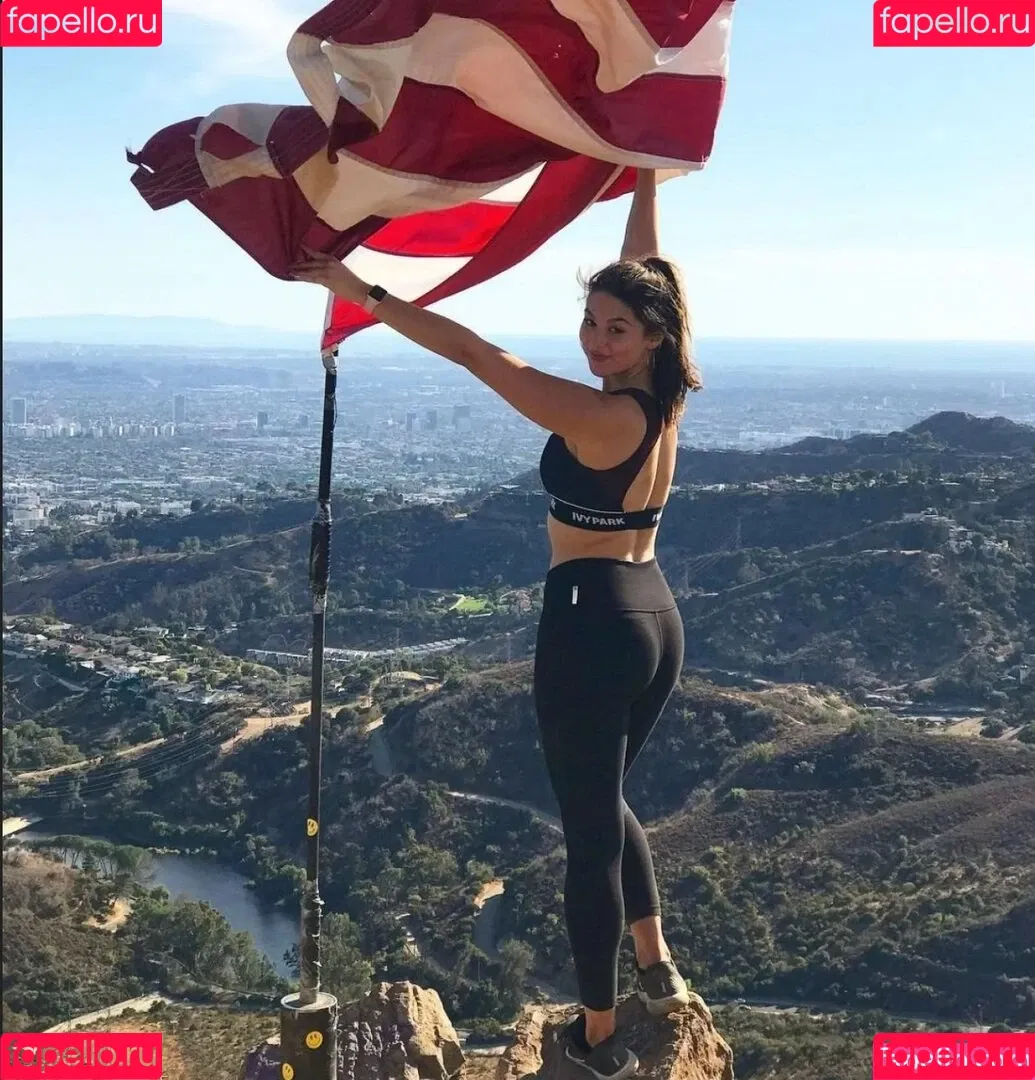 Kira Kosarin / kira_kosarin / kirakosarin Onlyfans Photo Gallery 